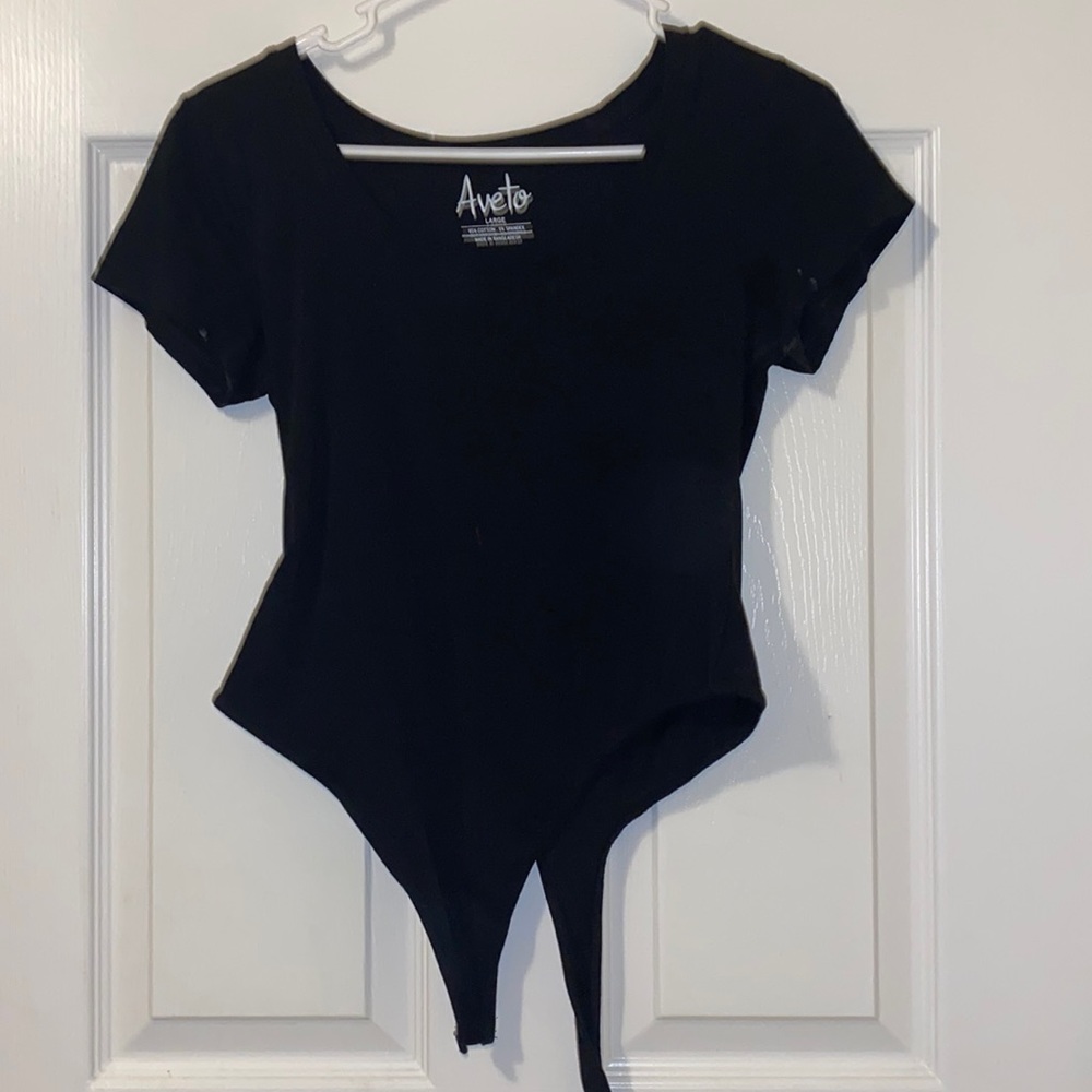 Super cute black basic bodysuit